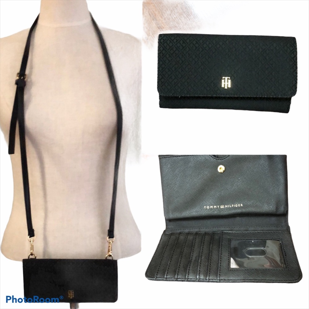 SOLD Tommy Hilfiger wallet - Picture 1 of 10